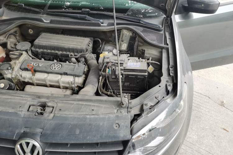 Used Volkswagen Polo 2011 1.4L Manual ZhiLe Edition Engine Bay Left