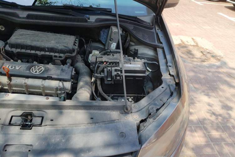Used Volkswagen Polo 2011 1.4L Automatic ZhiShang Version Engine Bay Left