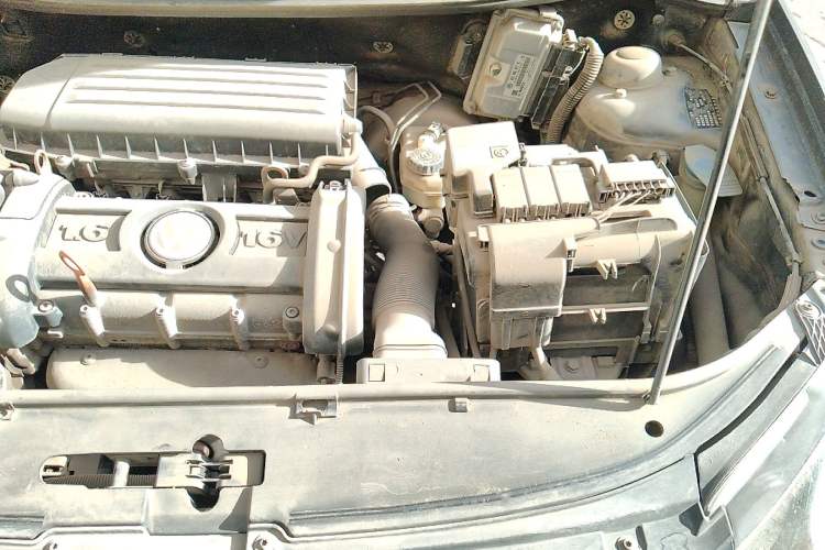 Used Volkswagen Polo 2011 Jingqu 1.6L Manual - Real Cool Edition Engine Bay Left