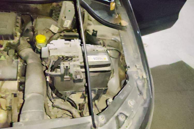 Used Volkswagen Polo 2011 1.4L Automatic ZhiShang Version Engine Bay Left