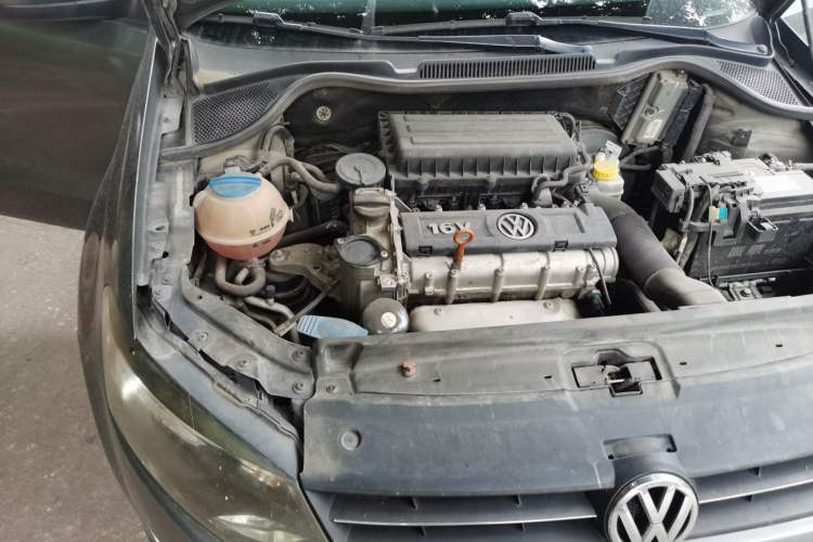 Used Volkswagen Polo 2011 1.4L Manual ZhiLe Edition Engine Bay Right