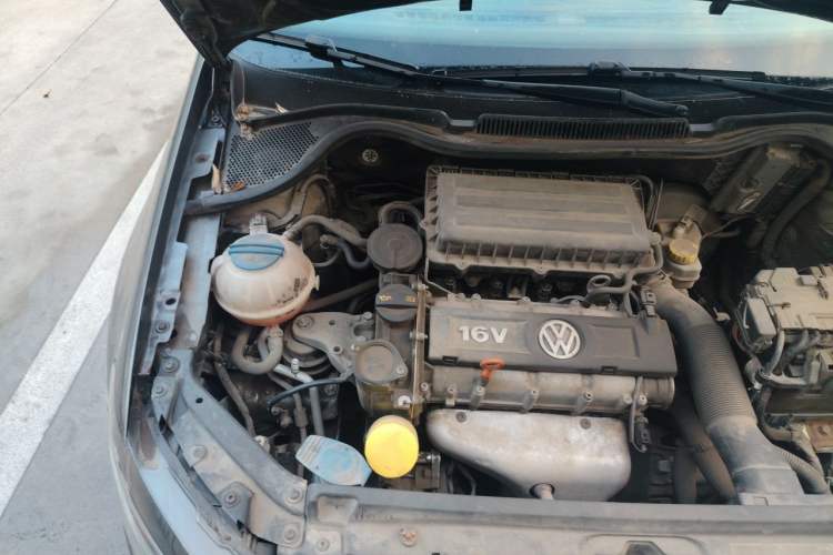 Used Volkswagen Polo 2011 Jingqu 1.4L Manual Sile Edition Engine Bay Right