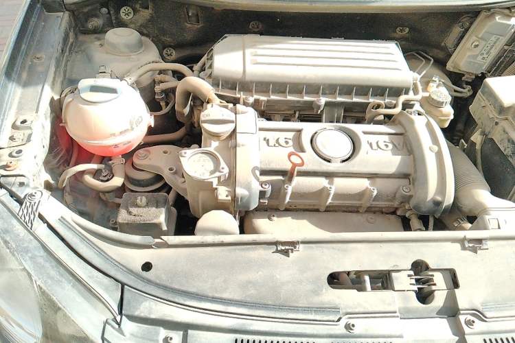 Used Volkswagen Polo 2011 Jingqu 1.6L Manual - Real Cool Edition Engine Bay Right