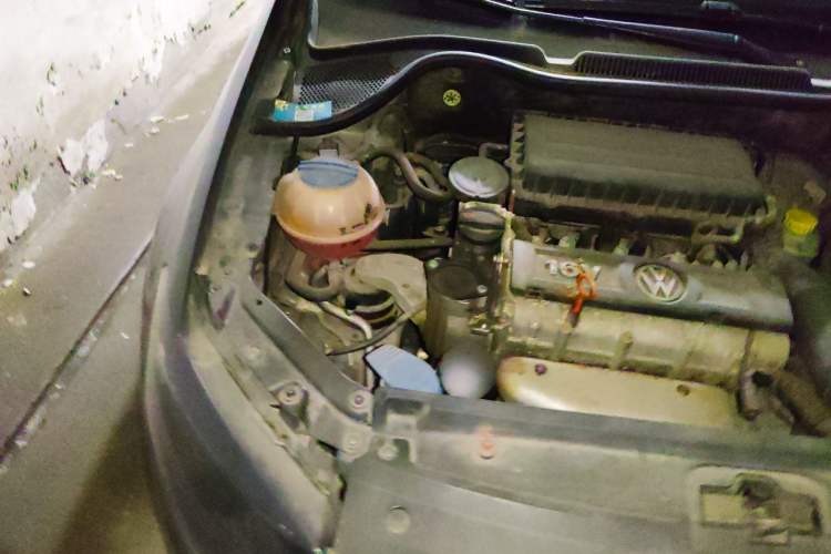 Used Volkswagen Polo 2011 1.4L Automatic ZhiShang Version Engine Bay Right