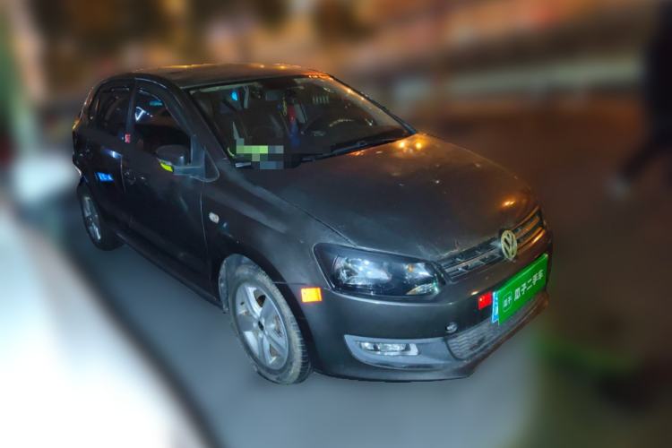Used Volkswagen Polo 2011 1.4L Manual ZhiShang Edition Front Right 45 Deg