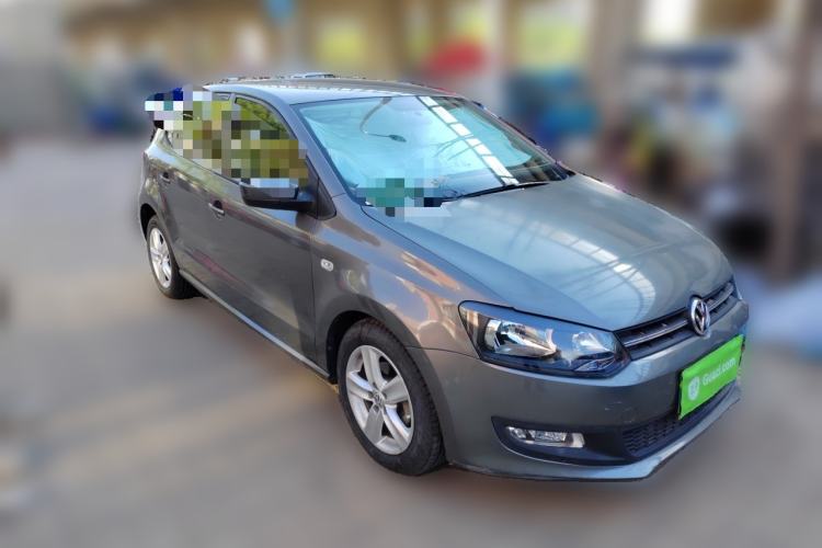 Used Volkswagen Polo 2011 1.6L Manual ZhiShang Edition Front Right 45 Deg