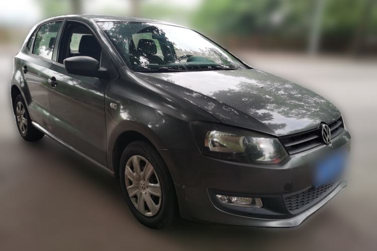 Used Volkswagen Polo 2011 1.4L Manual ZhiLe Edition Front Right 45 Deg