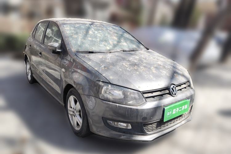 Used Volkswagen Polo 2011 1.6L Manual ZhiShang Edition Front Right 45 Deg