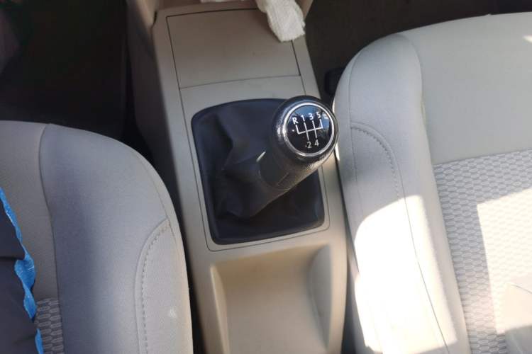 Used Volkswagen Polo 2011 Jingqu 1.4L Manual Shishang Edition Gear Lever