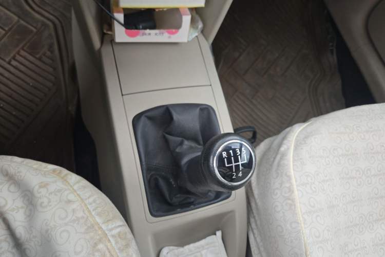 Used Volkswagen Polo 2011 Jingqu 1.4L Manual Shishang Edition Gear Lever