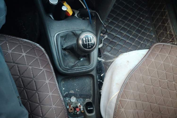 Used Volkswagen Polo 2011 Jingqu 1.4L Manual Sile Edition Gear Lever