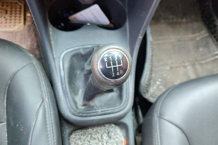 Used Volkswagen Polo 2011 1.6L Manual ZhiShang Edition Gear Lever
