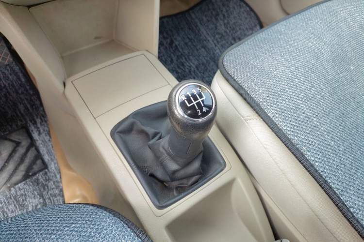 Used Volkswagen Polo 2011 Jingqu 1.4L Manual Shishang Edition Gear Lever