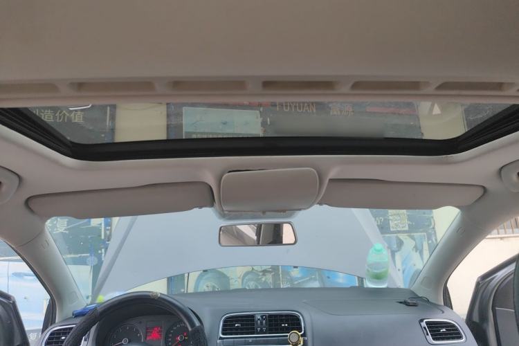 Used Volkswagen Polo 2011 1.6L Automatic ZhiKu Edition Headliner
