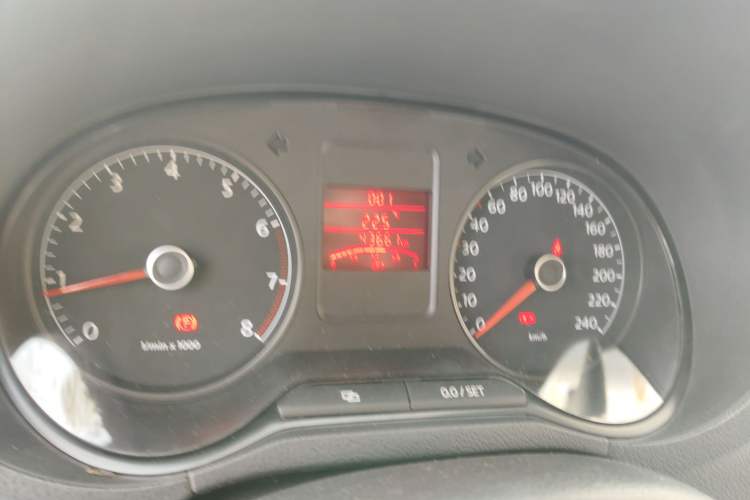 Used Volkswagen Polo 2011 1.6L Manual ZhiShang Edition Instrument Cluster