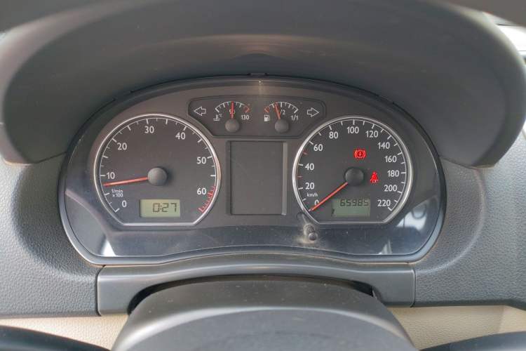 Used Volkswagen Polo 2011 Jingqu 1.4L Manual Shishang Edition Instrument Cluster