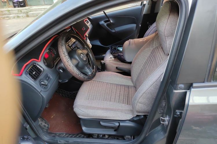 Used Volkswagen Polo 2011 1.6L Manual ZhiShang Edition Left Front Seat