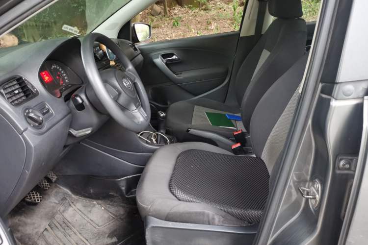 Used Volkswagen Polo 2011 1.4L Manual ZhiLe Edition Left Front Seat