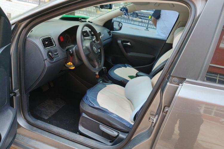 Used Volkswagen Polo 2011 1.4L Automatic ZhiShang Version Left Front Seat