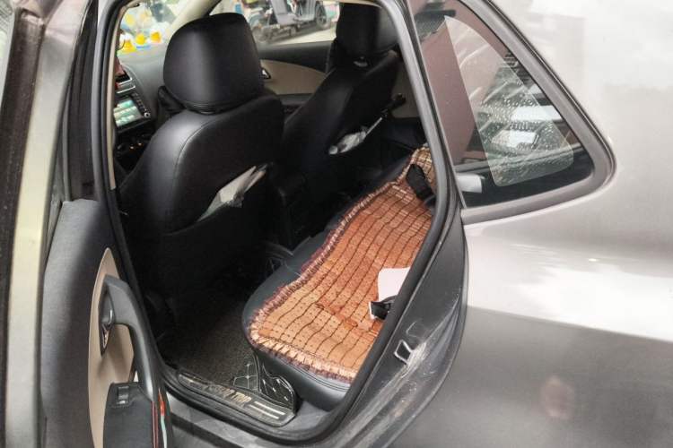 Used Volkswagen Polo 2011 1.6L Automatic ZhiShang Version Left Rear Seat