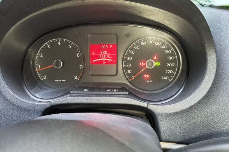 Used Volkswagen Polo 2011 1.6L Automatic ZhiShang Version Odometer Close Up
