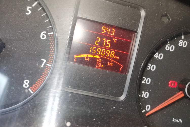 Used Volkswagen Polo 2011 1.4L Manual ZhiLe Edition Odometer Close Up