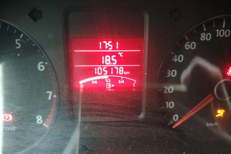 Used Volkswagen Polo 2011 Jingqu 1.4L Manual Sile Edition Odometer Close Up