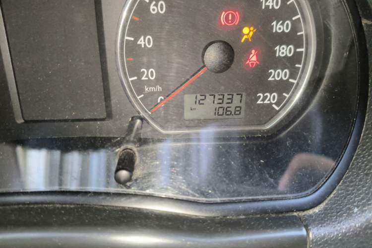 Used Volkswagen Polo 2011 Jingqu 1.6L Manual - Real Cool Edition Odometer Close Up