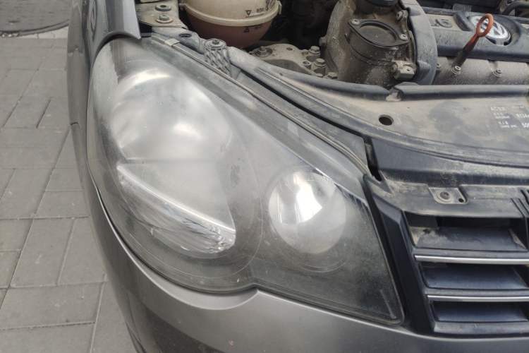 Used Volkswagen Polo 2011 Jingqu 1.6L Manual - Real Cool Edition Right Front Headlight