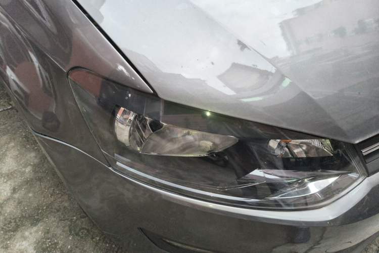 Used Volkswagen Polo 2011 1.6L Automatic ZhiShang Version Right Front Headlight