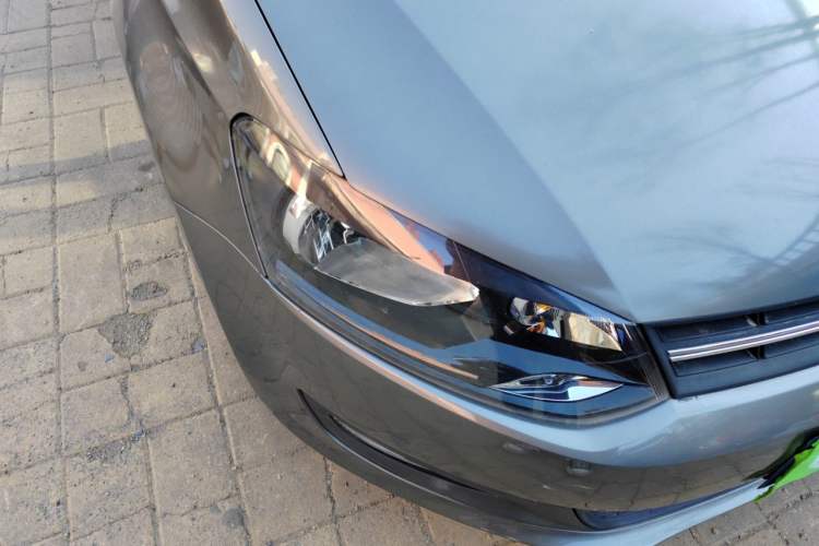 Used Volkswagen Polo 2011 1.6L Manual ZhiShang Edition Right Front Headlight