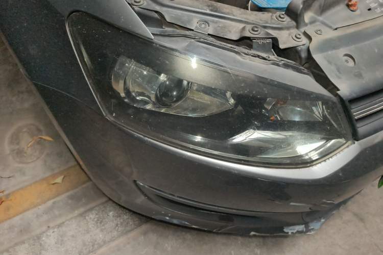 Used Volkswagen Polo 2011 1.6L Manual ZhiShang Edition Right Front Headlight