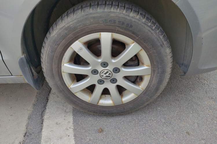 Used Volkswagen Polo 2011 Jingqu 1.4L Manual Shishang Edition Right Front Wheel Hub