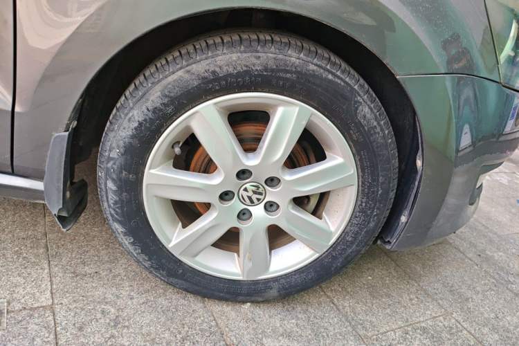 Used Volkswagen Polo 2011 1.4L Automatic ZhiCool Edition Right Front Wheel Hub