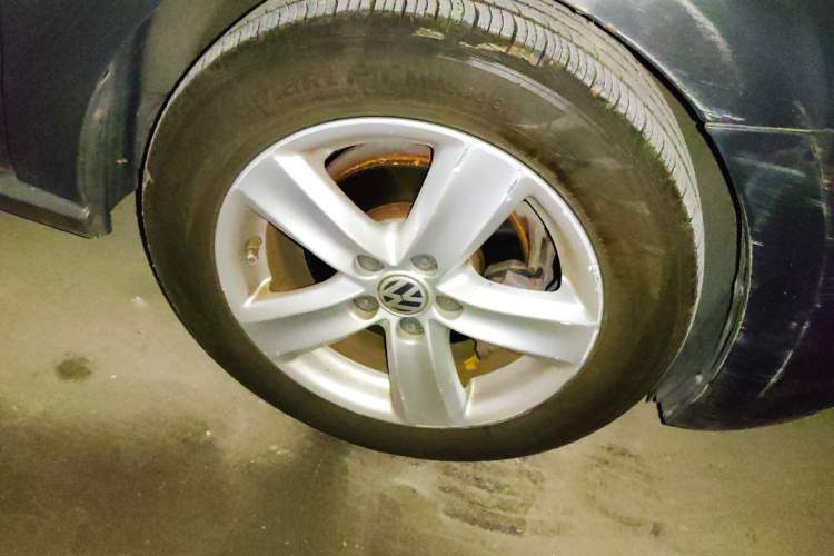 Used Volkswagen Polo 2011 1.4L Automatic ZhiShang Version Right Front Wheel Hub