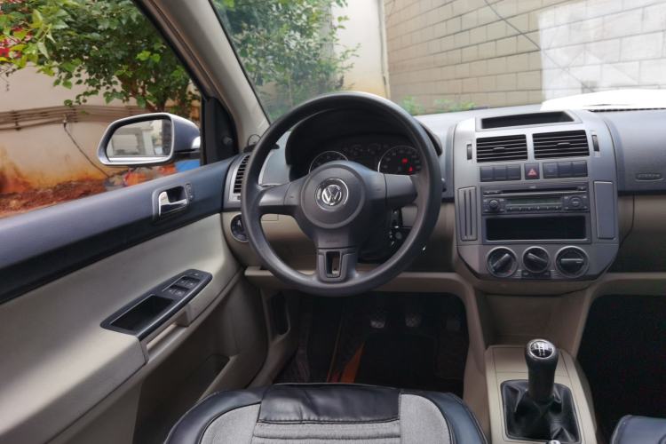 Used Volkswagen Polo 2011 Jingqu 1.4L Manual Shishang Edition Steering Wheel