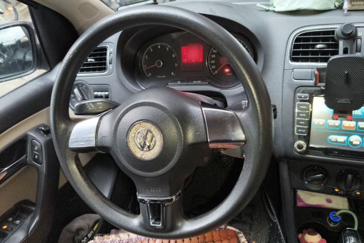 Used Volkswagen Polo 2011 1.6L Automatic ZhiShang Version Steering Wheel