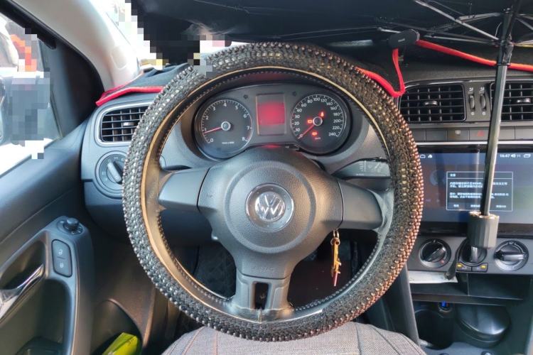 Used Volkswagen Polo 2011 1.6L Manual ZhiShang Edition Steering Wheel