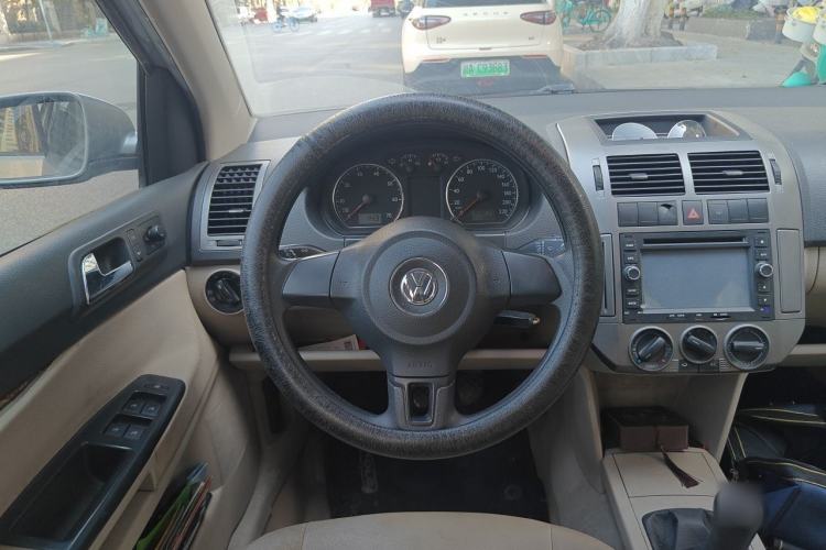 Used Volkswagen Polo 2011 Jingqu 1.6L Manual - Real Cool Edition Steering Wheel