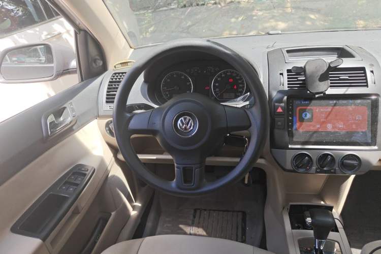 Used Volkswagen Polo 2011 Jingqu 1.4L Automatic Shishang Edition Steering Wheel