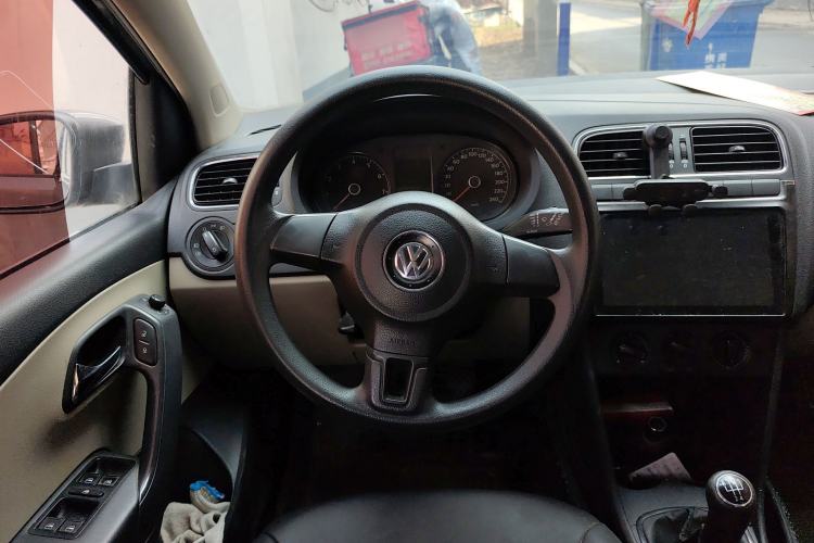 Used Volkswagen Polo 2011 1.6L Manual ZhiShang Edition Steering Wheel