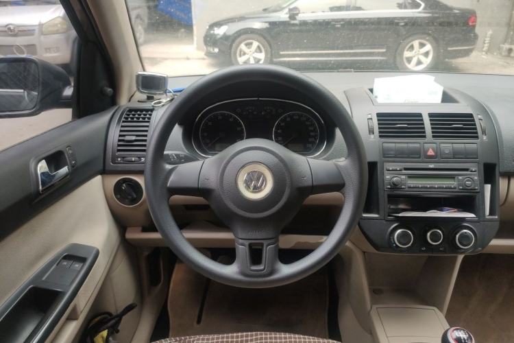 Used Volkswagen Polo 2011 Jingqu 1.4L Manual Sile Edition Steering Wheel