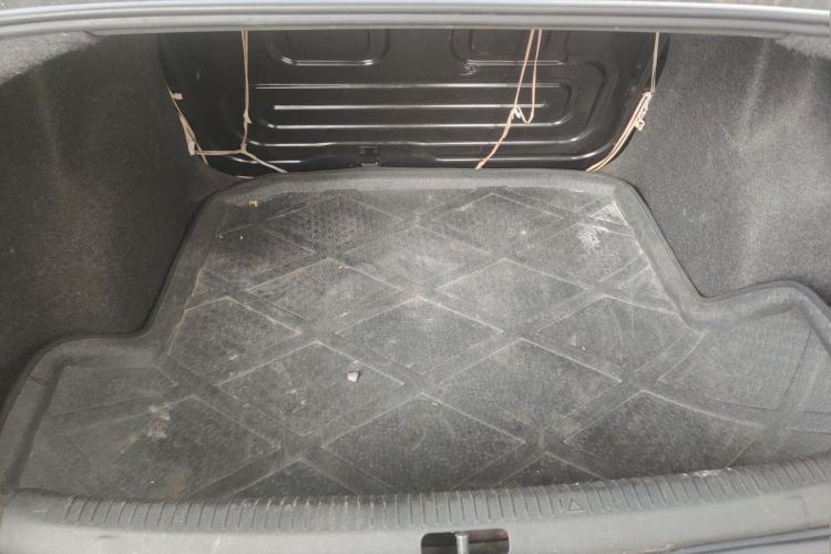 Used Volkswagen Polo 2011 Jingqu 1.6L Manual - Real Cool Edition Trunk