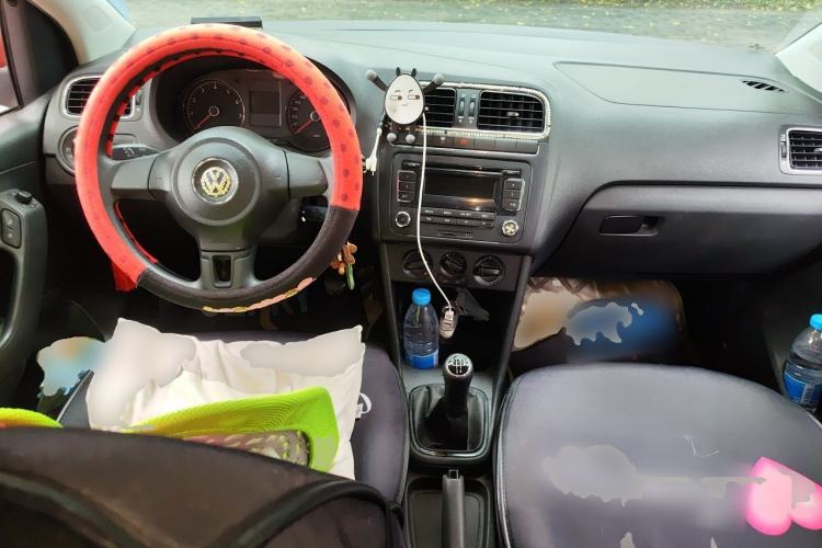 Used Volkswagen Polo 2011 1.6L Manual ZhiShang Edition Center Console
