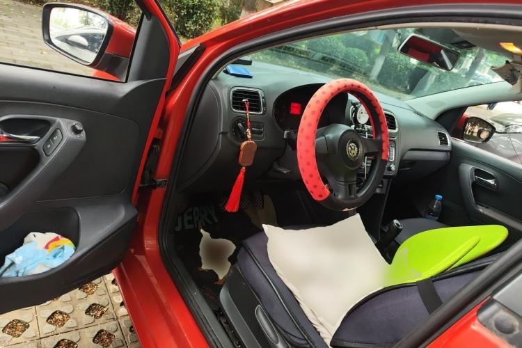Used Volkswagen Polo 2011 1.6L Manual ZhiShang Edition Driver Seat