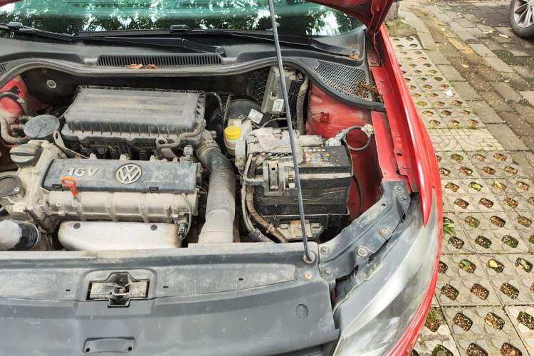 Used Volkswagen Polo 2011 1.6L Manual ZhiShang Edition Engine Bay Left
