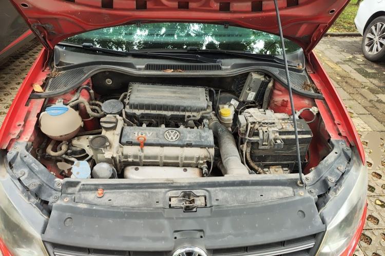 Used Volkswagen Polo 2011 1.6L Manual ZhiShang Edition Engine Bay