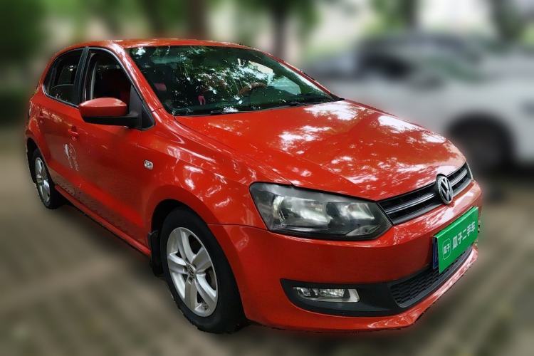 Used Volkswagen Polo 2011 1.6L Manual ZhiShang Edition Front Right 45 Deg