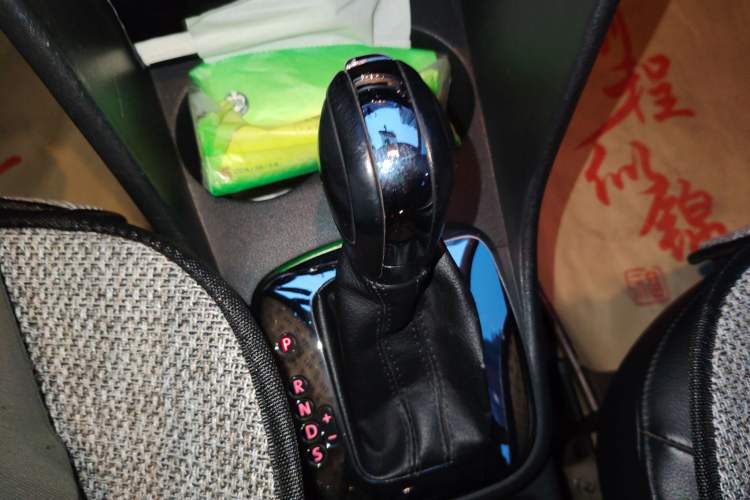 Used Volkswagen Polo 2011 1.6L Automatic ZhiKu Edition Gear Lever