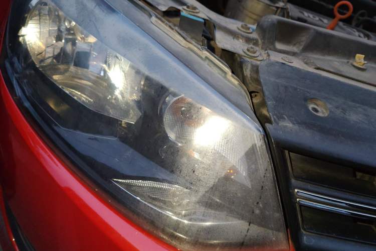 Used Volkswagen Polo 2011 1.6L Automatic ZhiKu Edition Right Front Headlight